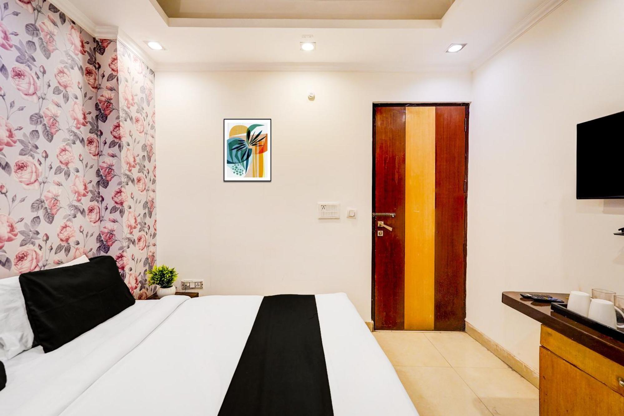 Collection O Sector 5 Ghaziabad Hotel Exterior photo