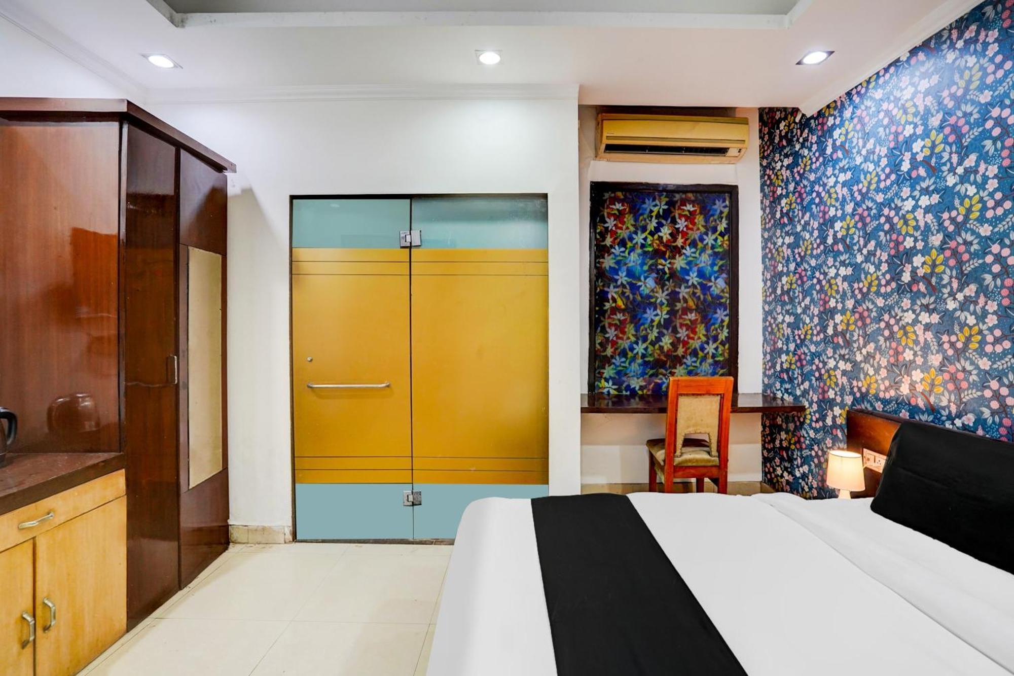 Collection O Sector 5 Ghaziabad Hotel Exterior photo