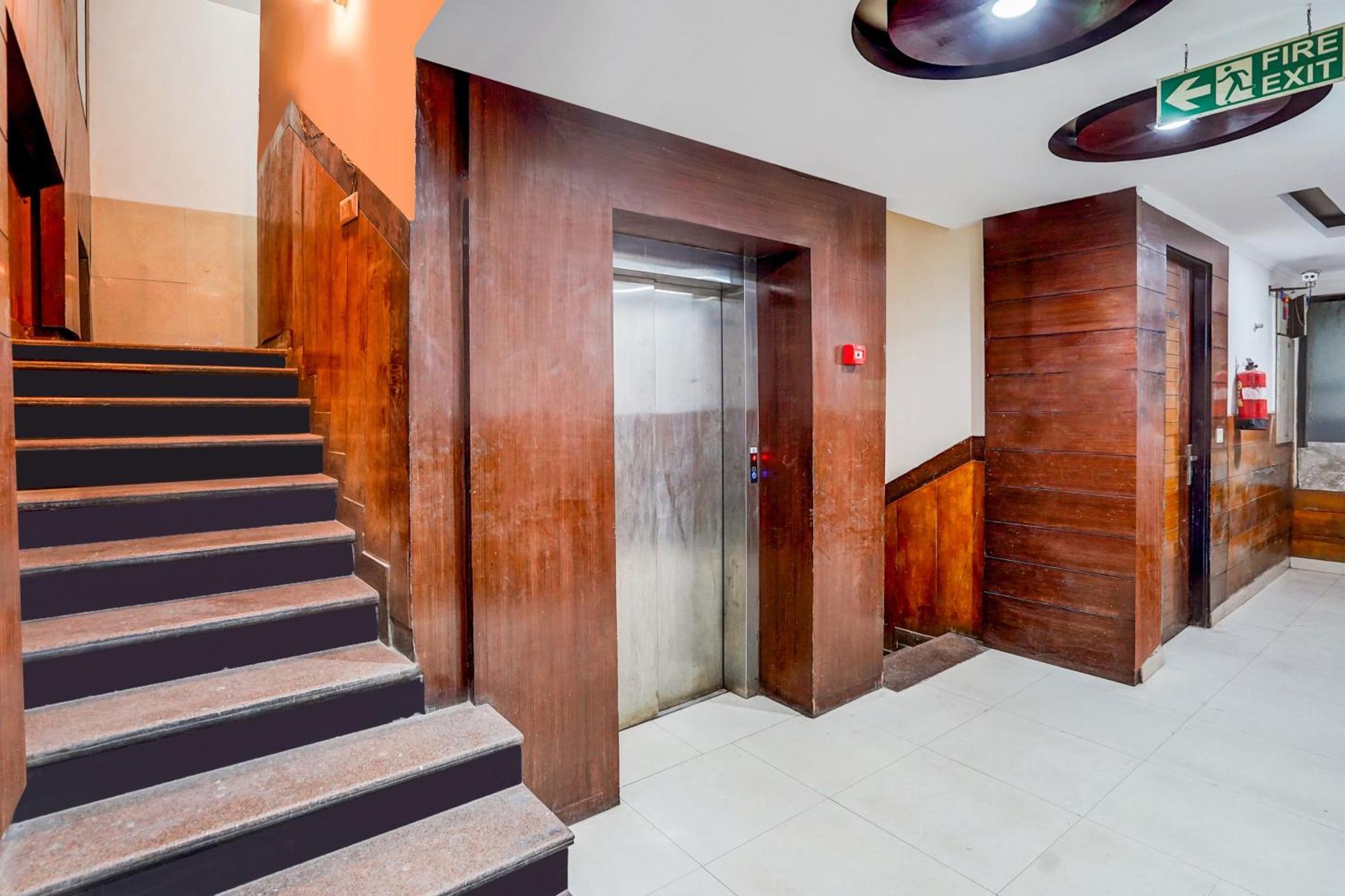 Collection O Sector 5 Ghaziabad Hotel Exterior photo